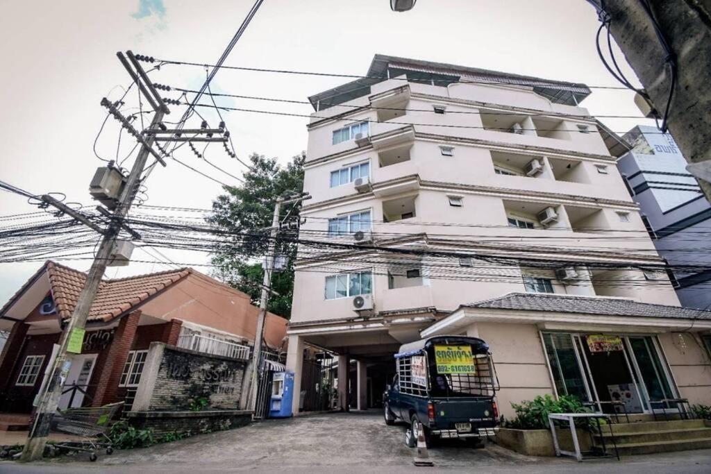 We Residence Pattaya Bagian luar foto